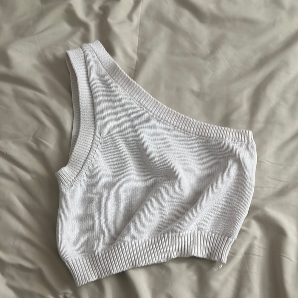 White one single strap crochet top